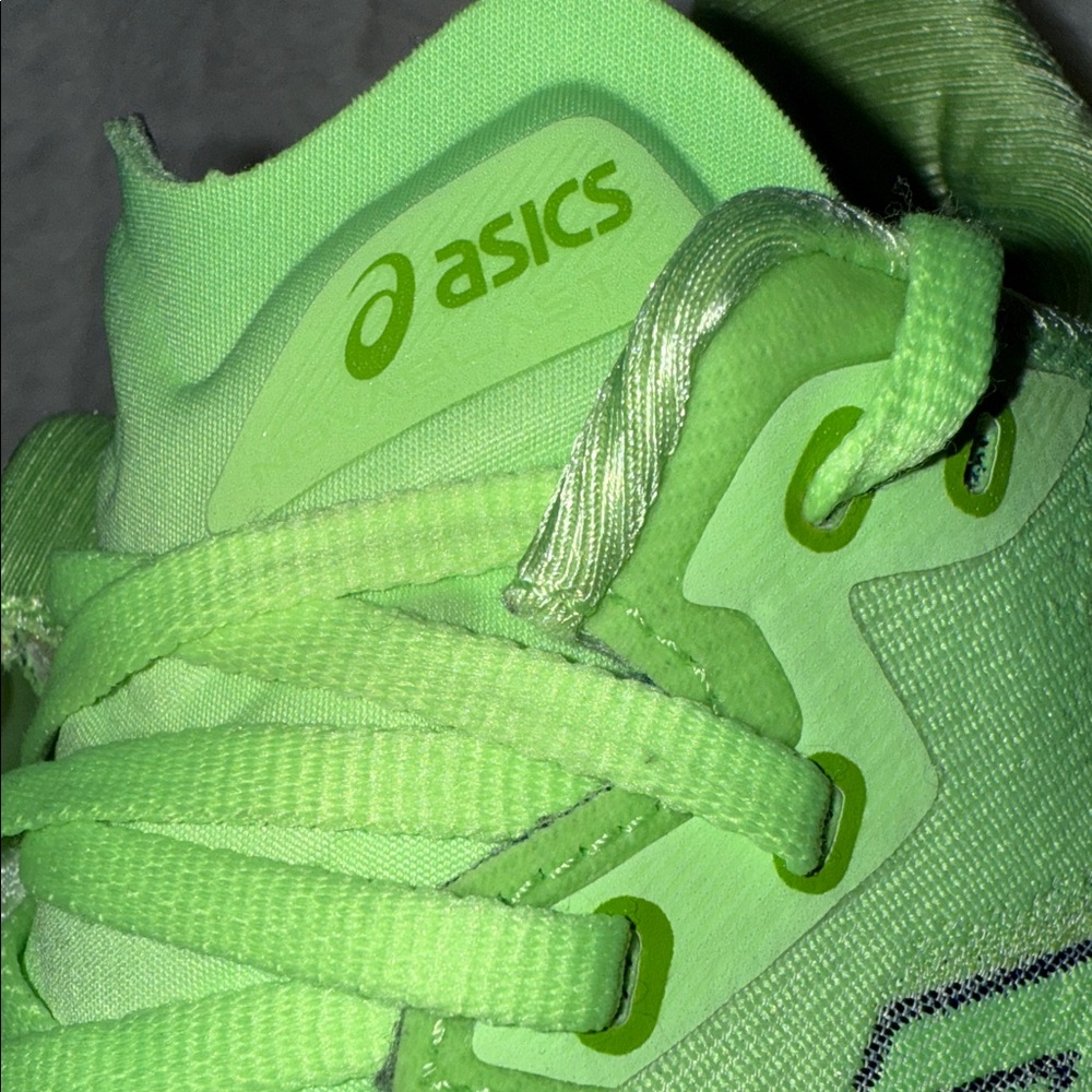 ASICS Novablast 4 Illuminate Green Running Shoes W9.5 2023 - Picture 4 of 16